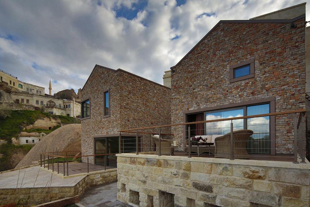 Museum Hotel / Ariana Sustainable Luxury Lodge